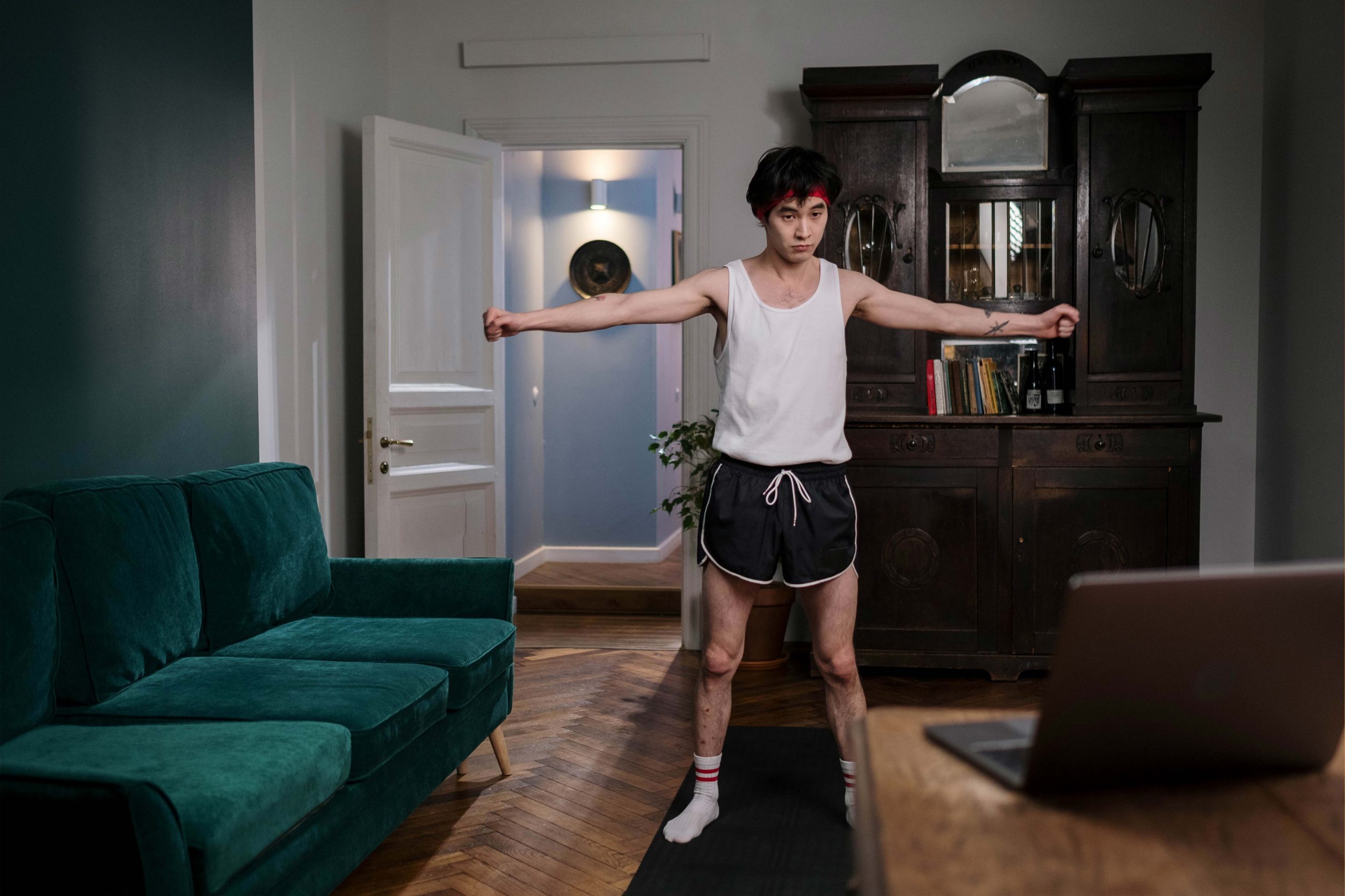 ejercicios-para-adelgazar-en-casa